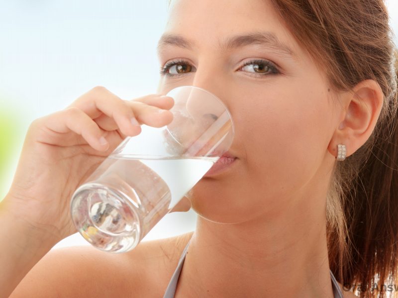 9 cách uống nước cho 9 vấn đề sức khỏe hàng ngày - Trí Thức VN