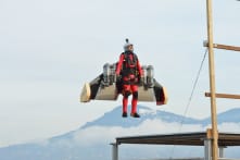 Phản lực đeo lưng Jetman giờ đã có thể cất cánh từ mặt đất (video)