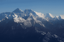 ‘Nhờ COVID-19’, người Ấn lần đầu nhìn thấy dãy núi Himalaya sau 30 năm
